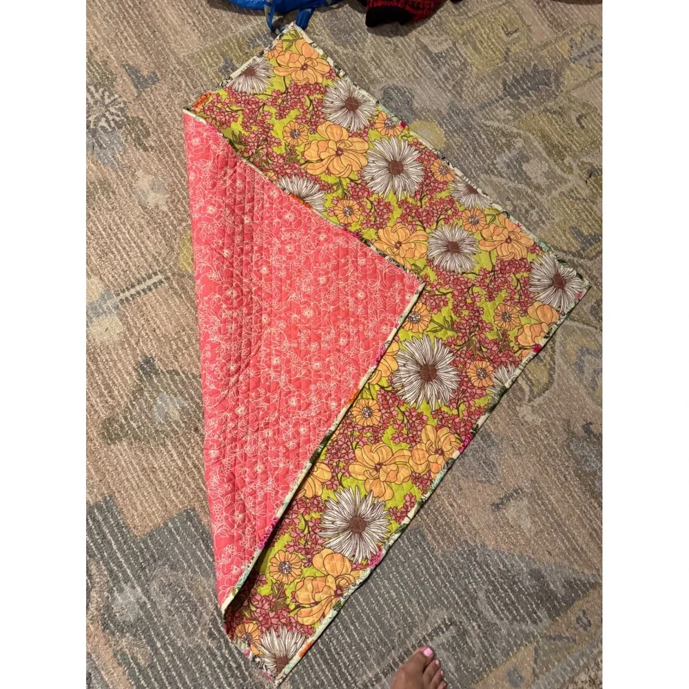 Floral Quilted Throw Blanket Reversible Peach Pink Green‎ 40x40 Decor